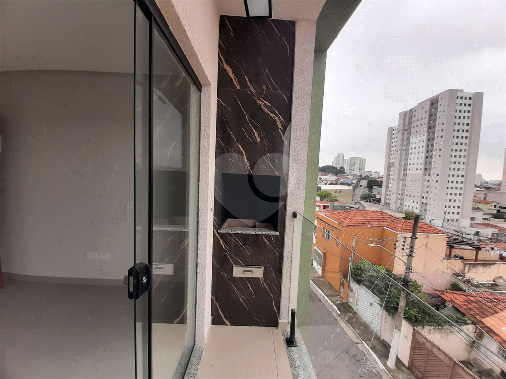 Apartamento com 44m2, 2 quartos, banheiro, sala integrada à cozinha, varanda gourmet e 1 vaga