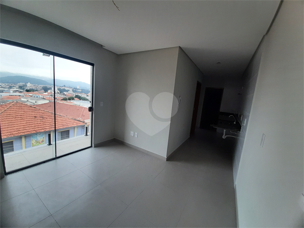 Apartamento com 44m2, 2 quartos, banheiro, sala integrada à cozinha, varanda gourmet e 1 vaga