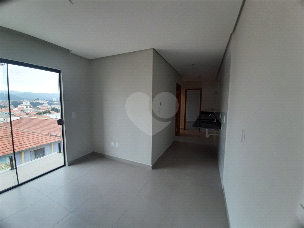 Apartamento com 44m2, 2 quartos, banheiro, sala integrada à cozinha, varanda gourmet e 1 vaga