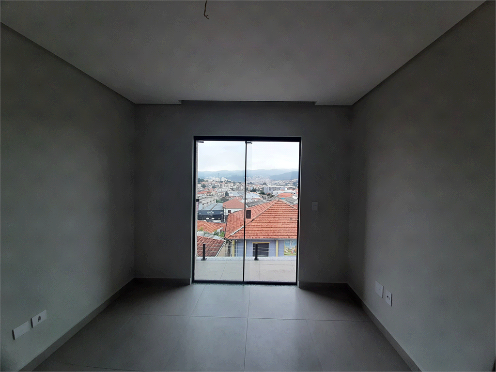 Apartamento com 44m2, 2 quartos, banheiro, sala integrada à cozinha, varanda gourmet e 1 vaga