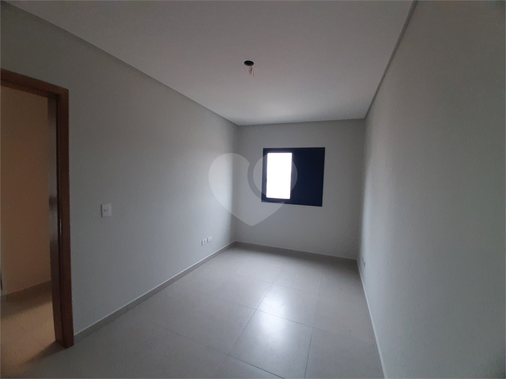 Apartamento com 44m2, 2 quartos, banheiro, sala integrada à cozinha, varanda gourmet e 1 vaga