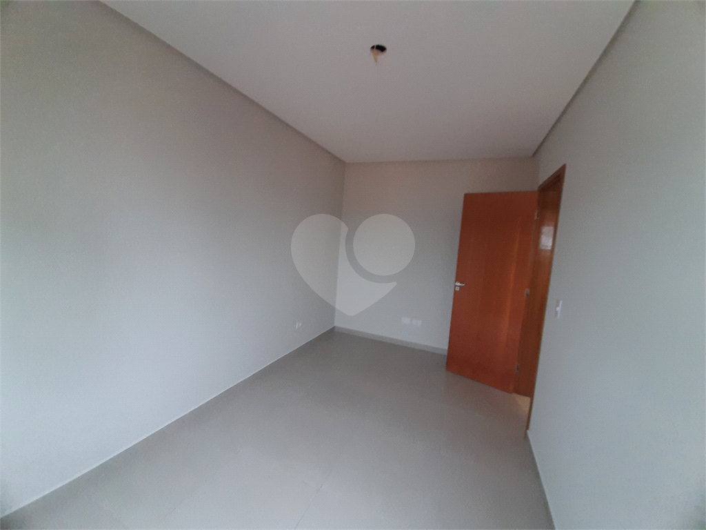 Apartamento com 44m2, 2 quartos, banheiro, sala integrada à cozinha, varanda gourmet e 1 vaga