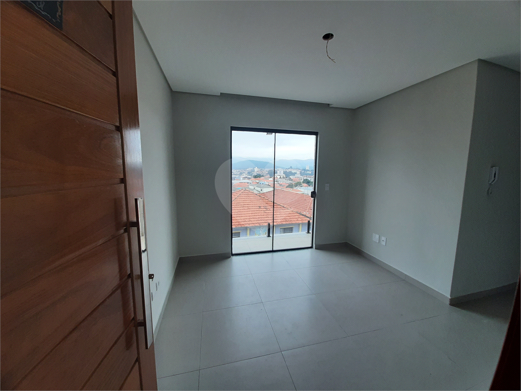 Apartamento com 44m2, 2 quartos, banheiro, sala integrada à cozinha, varanda gourmet e 1 vaga