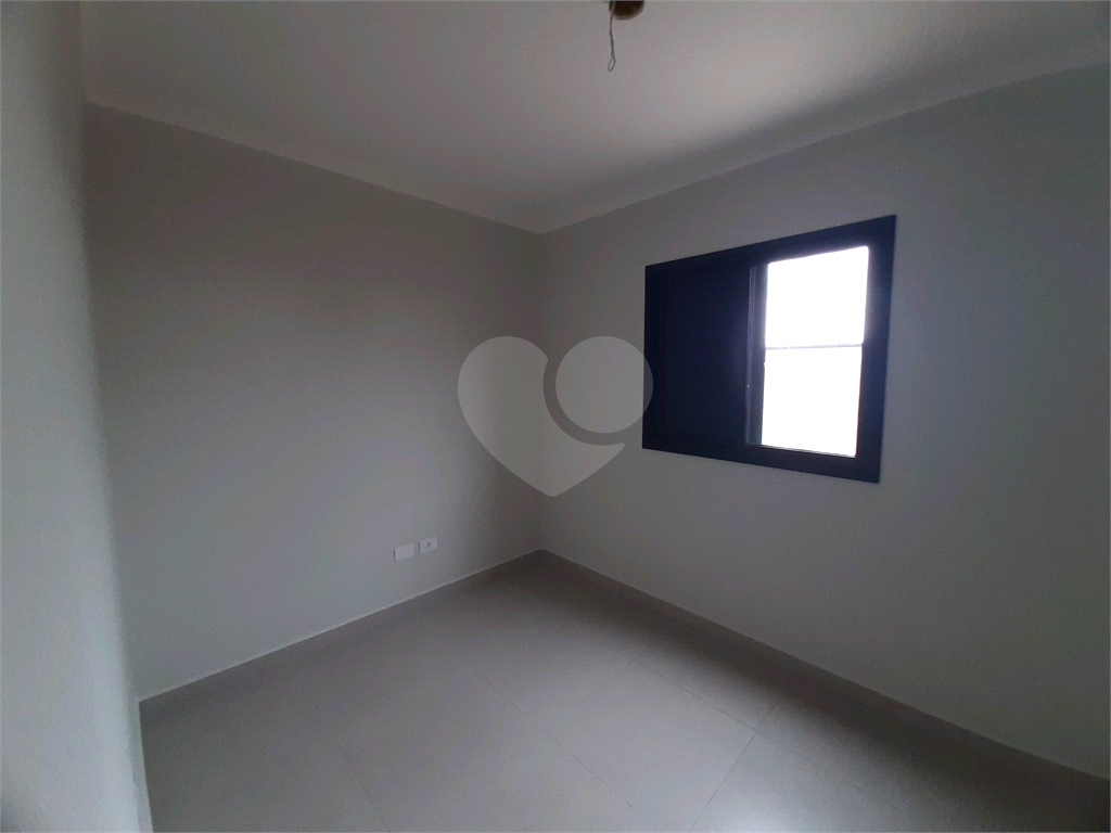 Apartamento VENDER na Vila Nivi, com 44m2, 2 quartos, banheiro, sala, cozinha e 1 vaga de garagem