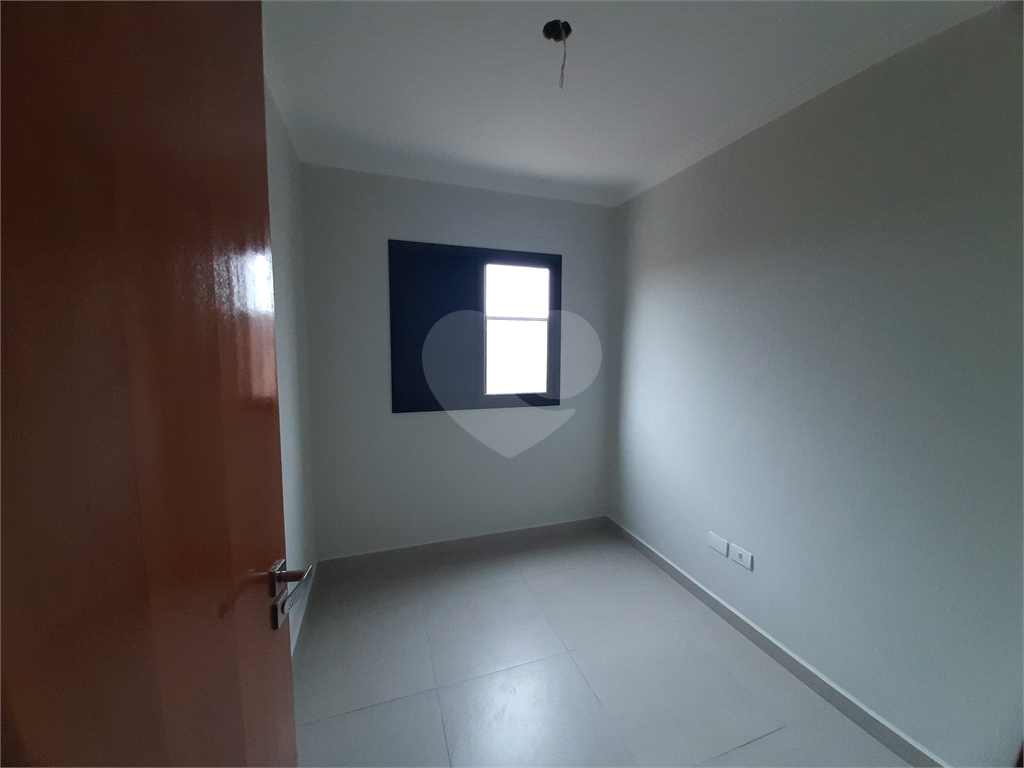 Apartamento VENDER na Vila Nivi, com 44m2, 2 quartos, banheiro, sala, cozinha e 1 vaga de garagem