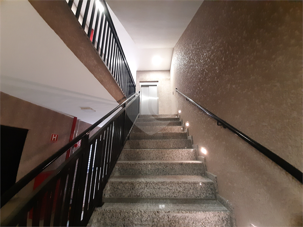 Apartamento VENDER na Vila Nivi, com 44m2, 2 quartos, banheiro, sala, cozinha e 1 vaga de garagem