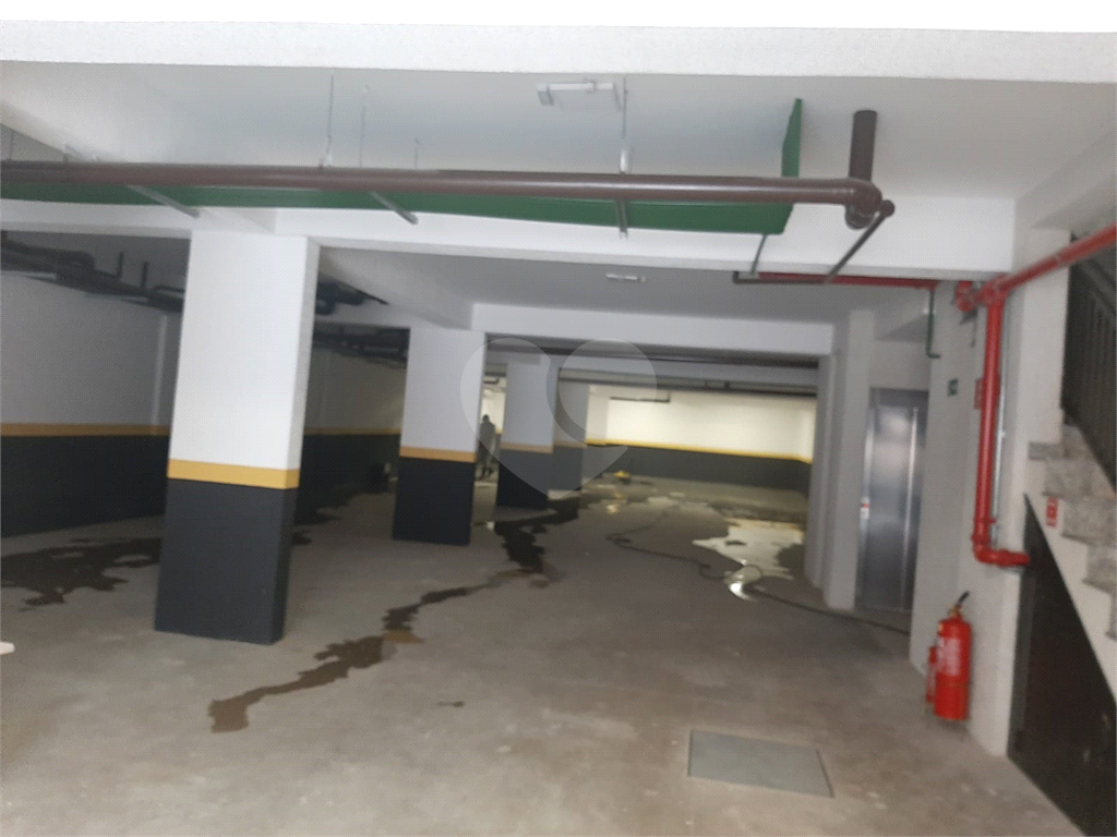 Apartamento COBERTURA com 66m2, 3 quartos, banheiro, sala,  cozinha, quintal e 1 vaga