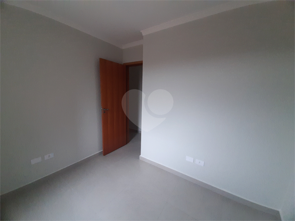 Apartamento COBERTURA com 66m2, 3 quartos, banheiro, sala,  cozinha, quintal e 1 vaga