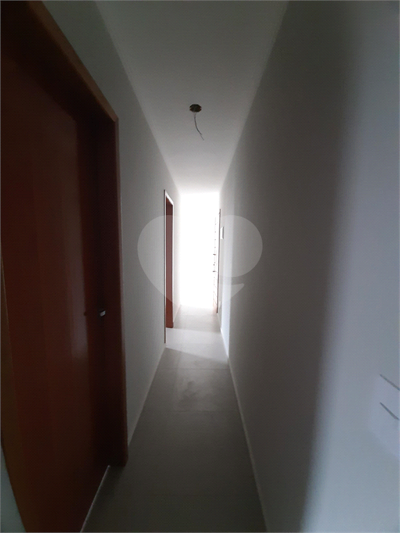 Apartamento COBERTURA com 66m2, 3 quartos, banheiro, sala,  cozinha, quintal e 1 vaga