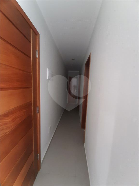 Apartamento COBERTURA com 66m2, 3 quartos, banheiro, sala,  cozinha, quintal e 1 vaga