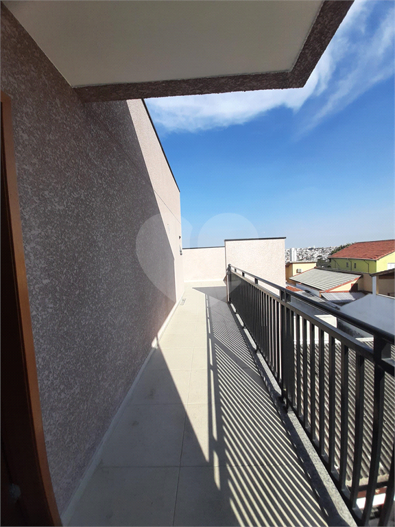 Apartamento COBERTURA com 87m2, 3 quartos, banheiro, sala, cozinha, quintal e 1 vaga