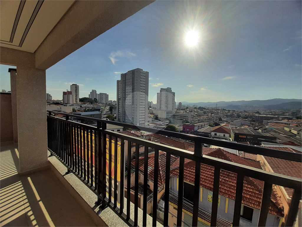Apartamento COBERTURA com 87m2, 3 quartos, banheiro, sala, cozinha, quintal e 1 vaga