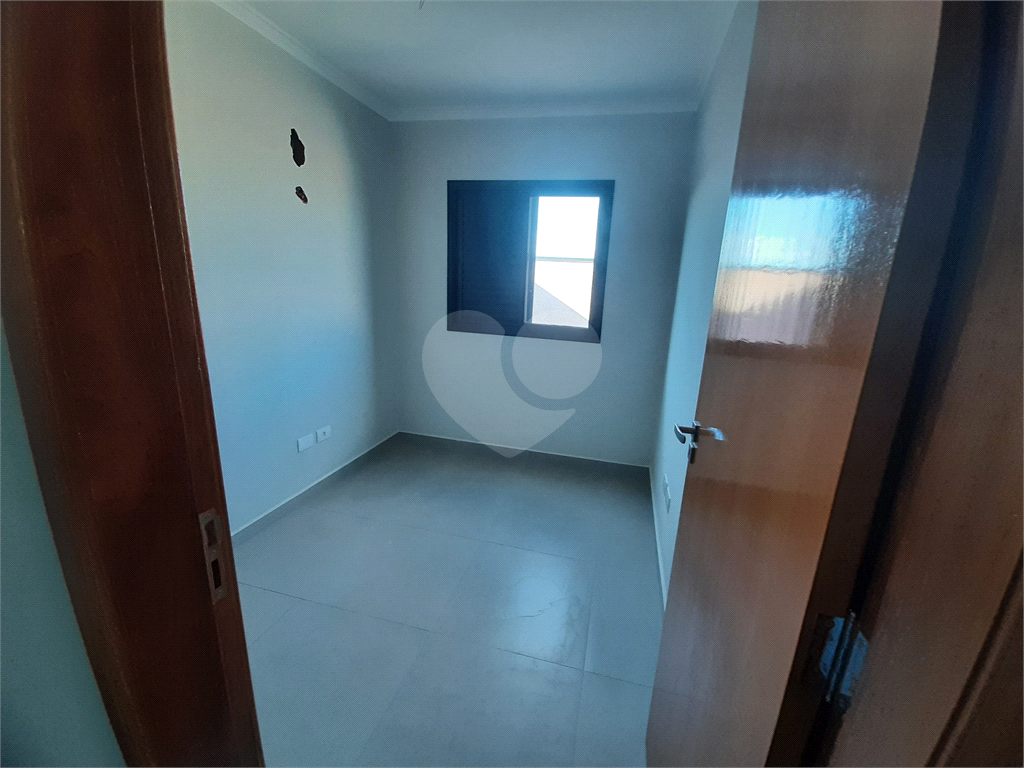 Apartamento COBERTURA com 87m2, 3 quartos, banheiro, sala, cozinha, quintal e 1 vaga