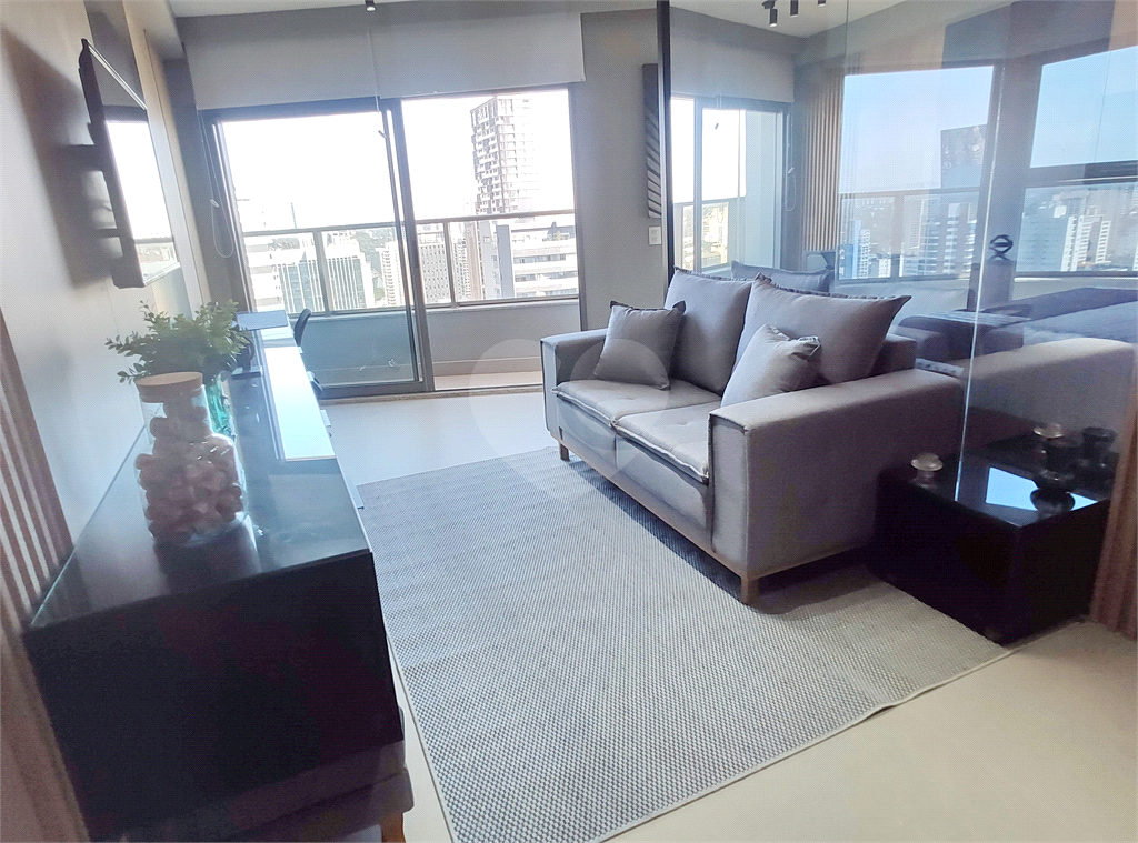 APARTAMENTO em PINHEIROS