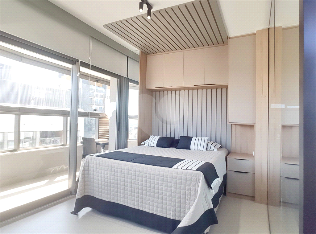 APARTAMENTO em PINHEIROS
