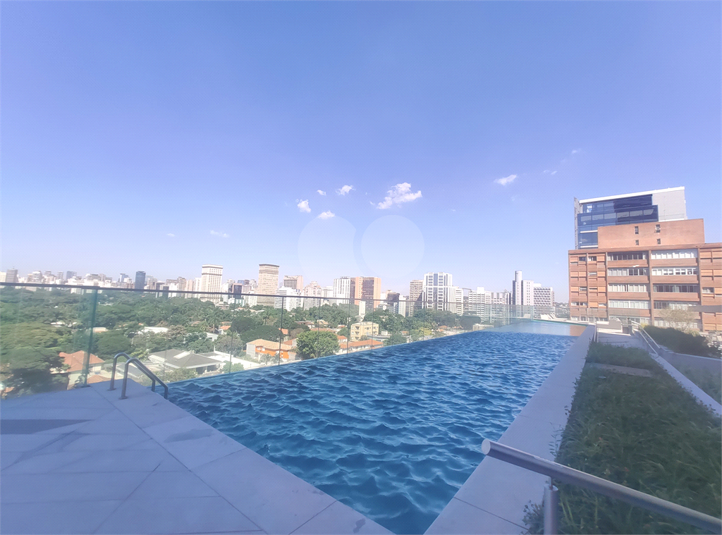APARTAMENTO em PINHEIROS
