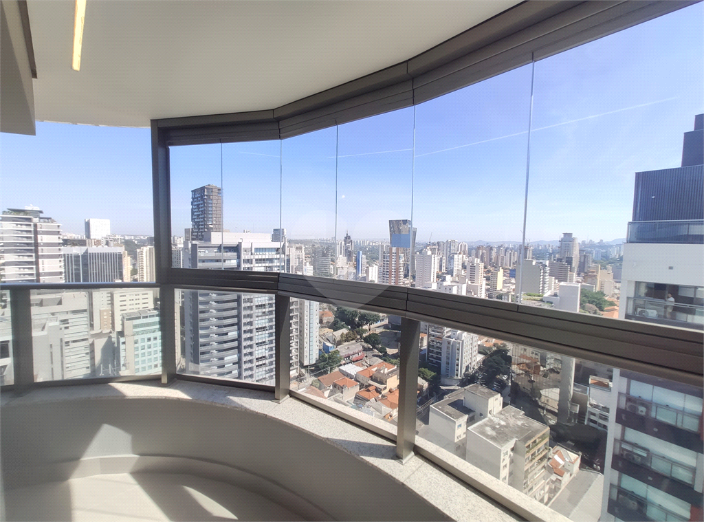 APARTAMENTO em PINHEIROS
