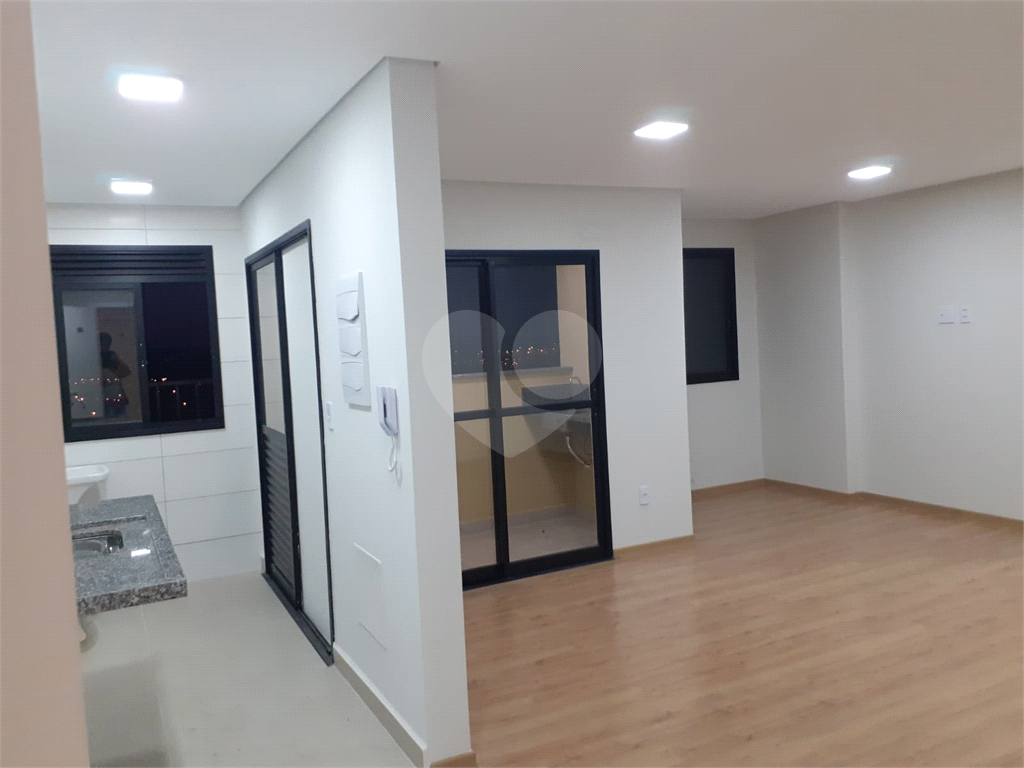 Apartamento à venda com 2 quartos, 70m² - Foto 1