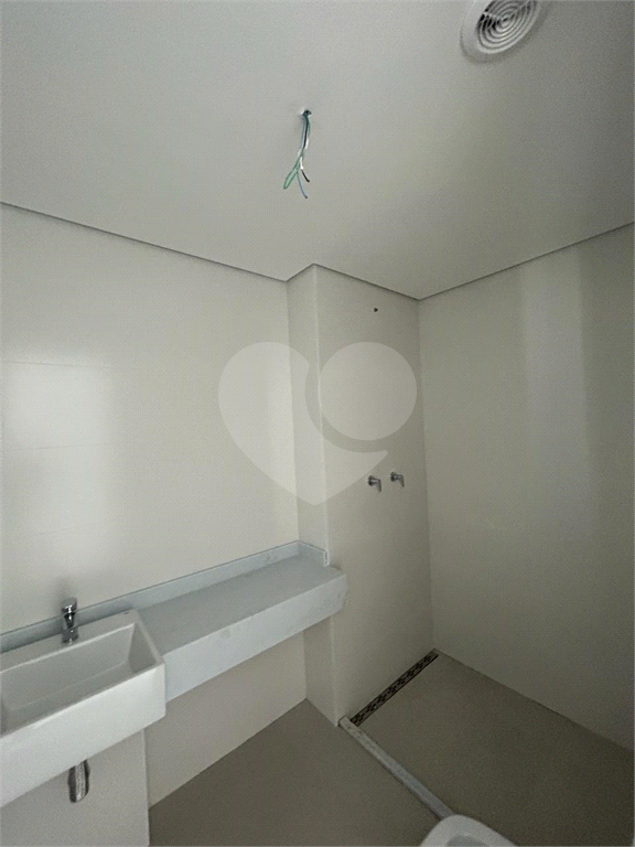 Apartamento no Village de France, 200 metros da Av. Braz Leme 