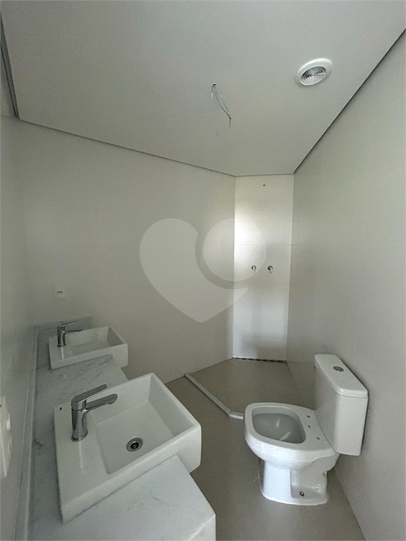 Apartamento no Village de France, 200 metros da Av. Braz Leme 