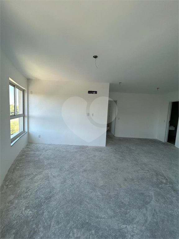 Apartamento no Village de France, 200 metros da Av. Braz Leme 