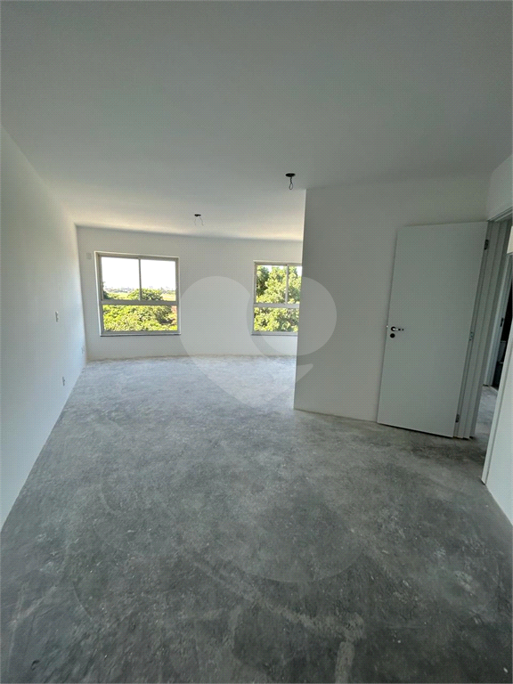 Apartamento no Village de France, 200 metros da Av. Braz Leme 