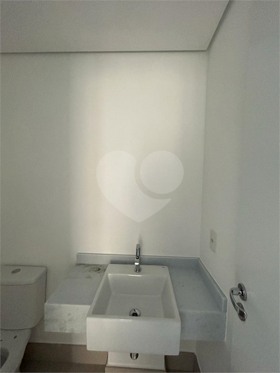 Apartamento no Village de France, 200 metros da Av. Braz Leme 