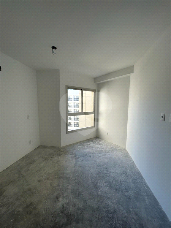 Apartamento no Village de France, 200 metros da Av. Braz Leme 