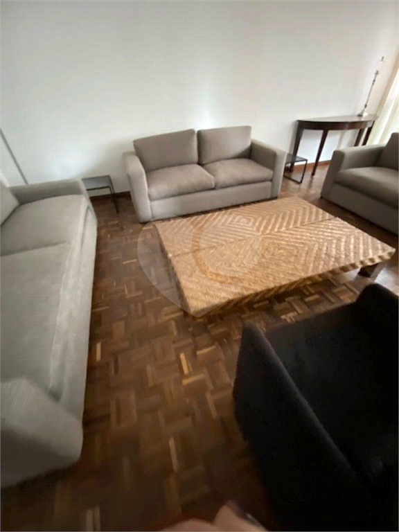 APARTAMENTO em JARDIM PAULISTA