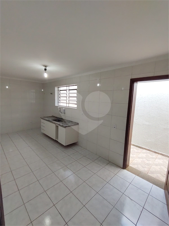 Casa à venda e aluguel com 4 quartos, 197m² - Foto 3