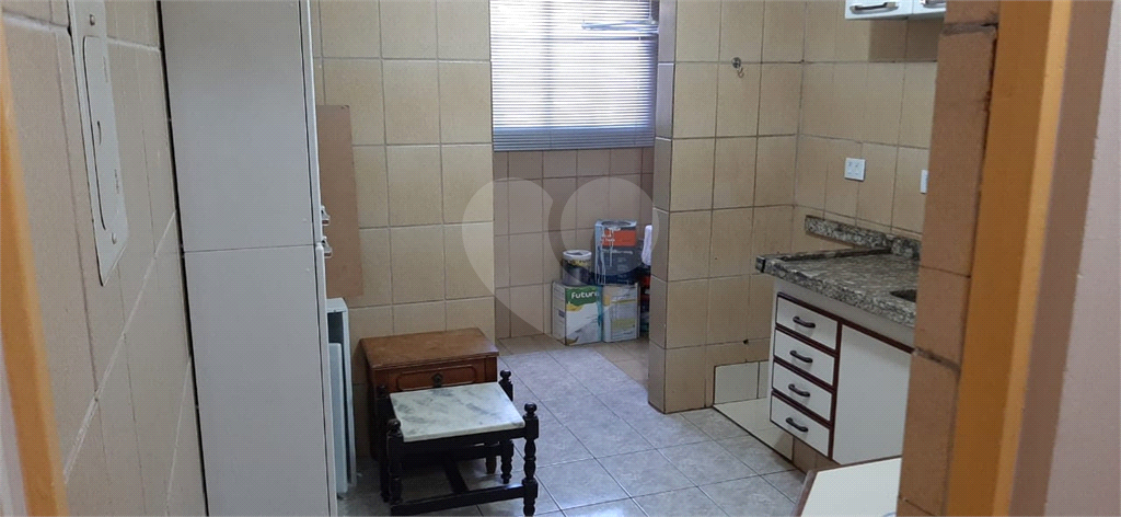 Apartamento à venda com 3 quartos, 75m² - Foto 2