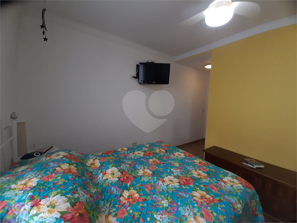 Sobrado na Vila Aurora com 112m2, 3 quartos, sendo 2 suítes, sala, cozinha, 3 banheiros e 2 vagas