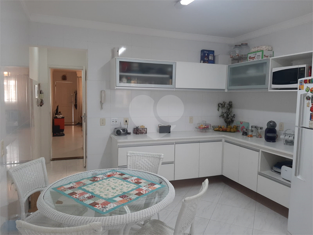 Sobrado na Vila Aurora com 112m2, 3 quartos, sendo 2 suítes, sala, cozinha, 3 banheiros e 2 vagas