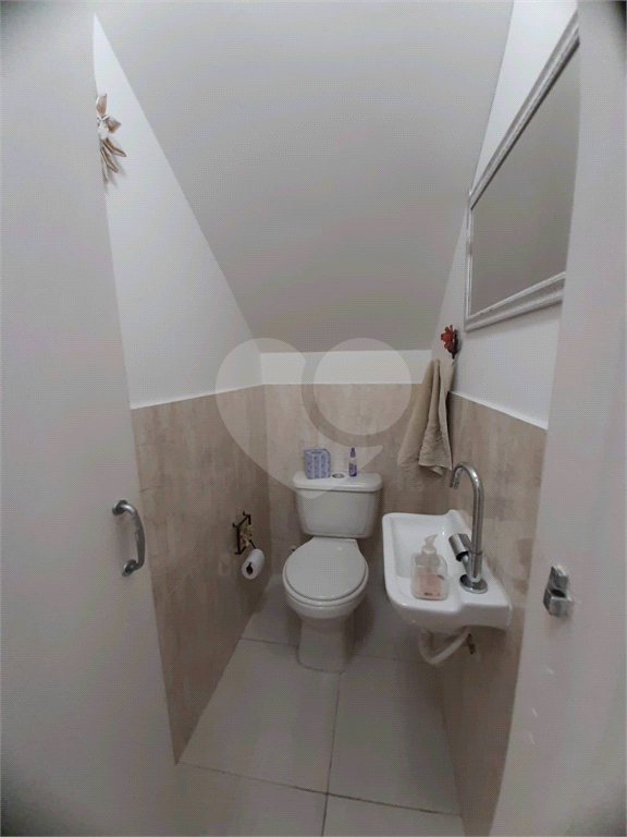 Sobrado na Vila Aurora com 112m2, 3 quartos, sendo 2 suítes, sala, cozinha, 3 banheiros e 2 vagas