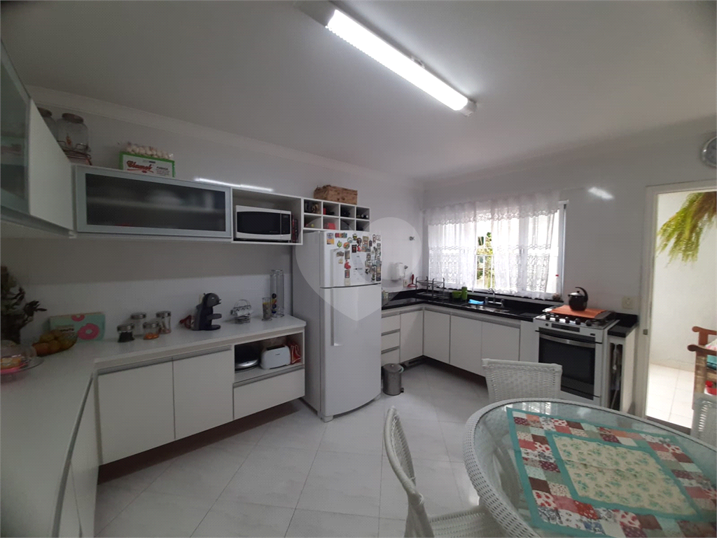 Sobrado na Vila Aurora com 112m2, 3 quartos, sendo 2 suítes, sala, cozinha, 3 banheiros e 2 vagas