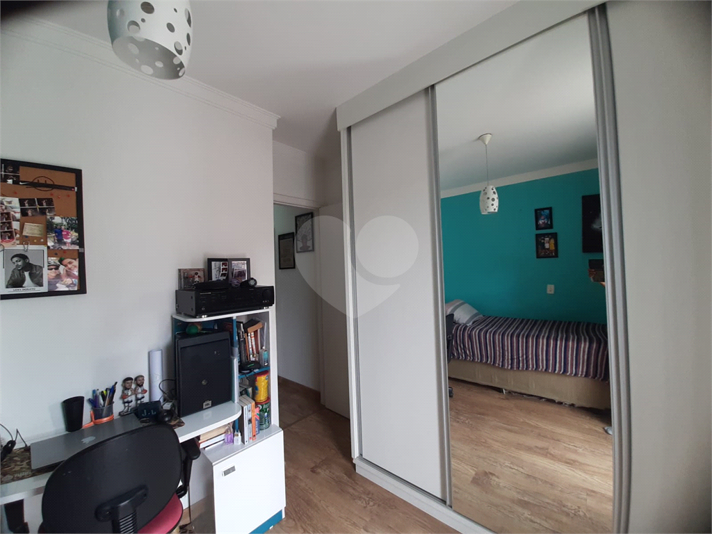 Sobrado na Vila Aurora com 112m2, 3 quartos, sendo 2 suítes, sala, cozinha, 3 banheiros e 2 vagas