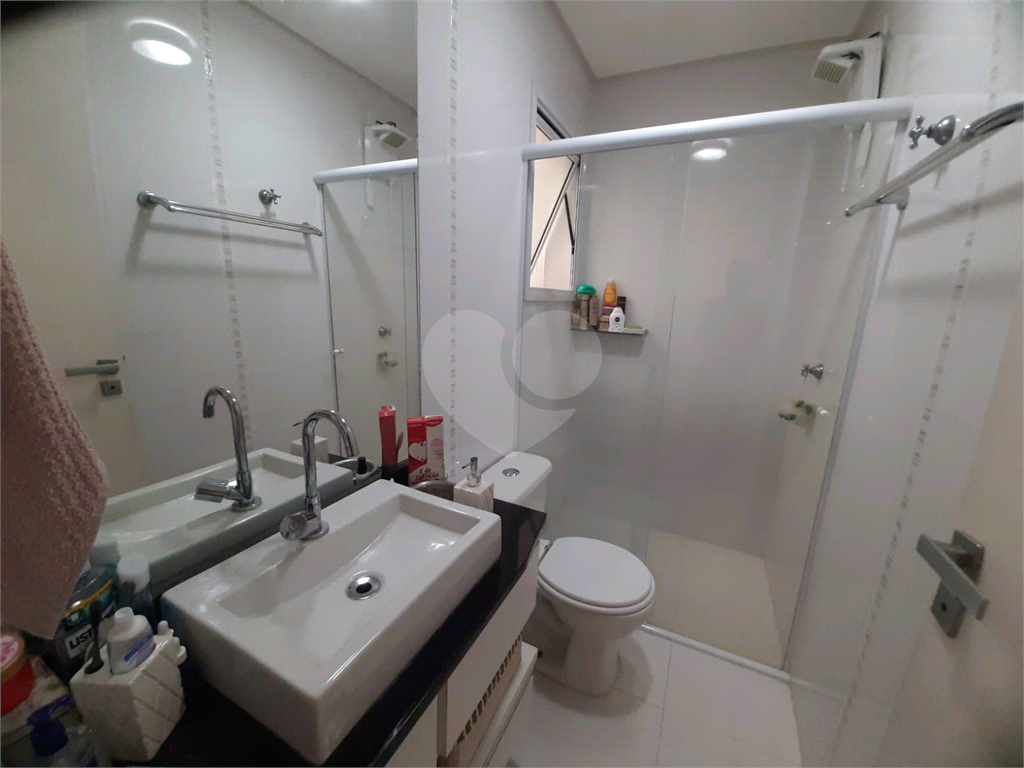 Sobrado na Vila Aurora com 112m2, 3 quartos, sendo 2 suítes, sala, cozinha, 3 banheiros e 2 vagas
