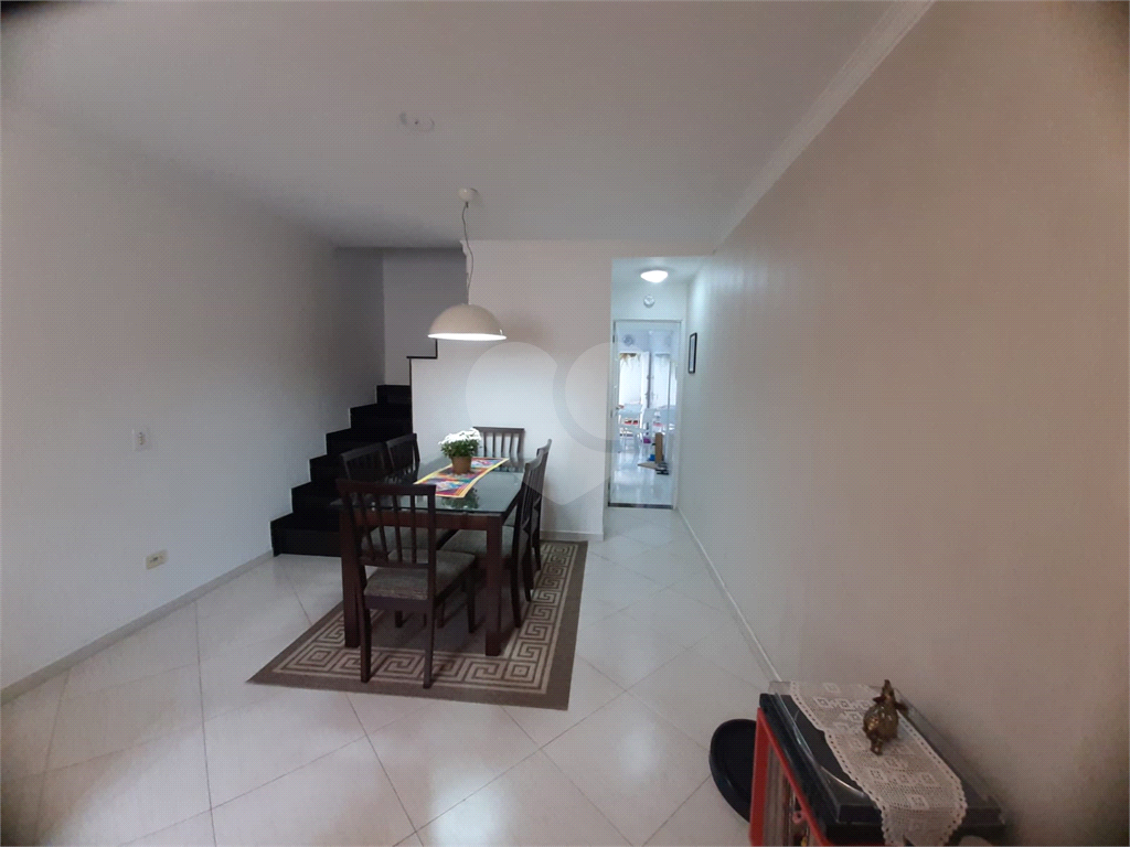 Sobrado na Vila Aurora com 112m2, 3 quartos, sendo 2 suítes, sala, cozinha, 3 banheiros e 2 vagas