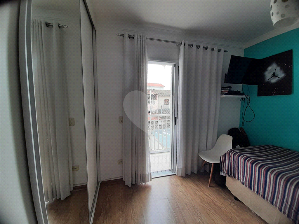Sobrado na Vila Aurora com 112m2, 3 quartos, sendo 2 suítes, sala, cozinha, 3 banheiros e 2 vagas