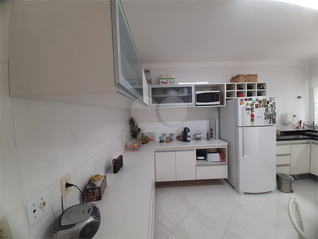 Sobrado na Vila Aurora com 112m2, 3 quartos, sendo 2 suítes, sala, cozinha, 3 banheiros e 2 vagas