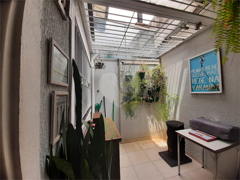 Sobrado na Vila Aurora com 112m2, 3 quartos, sendo 2 suítes, sala, cozinha, 3 banheiros e 2 vagas