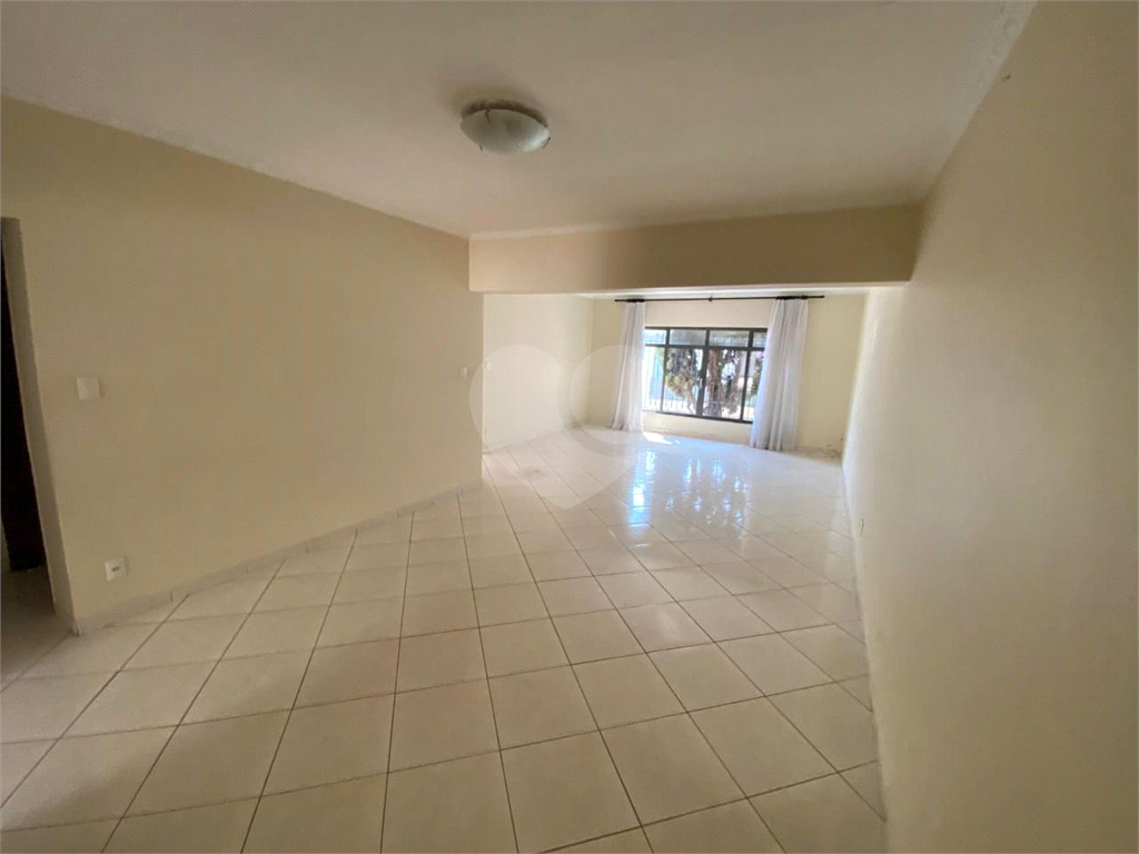 CASA em VILA BARROS