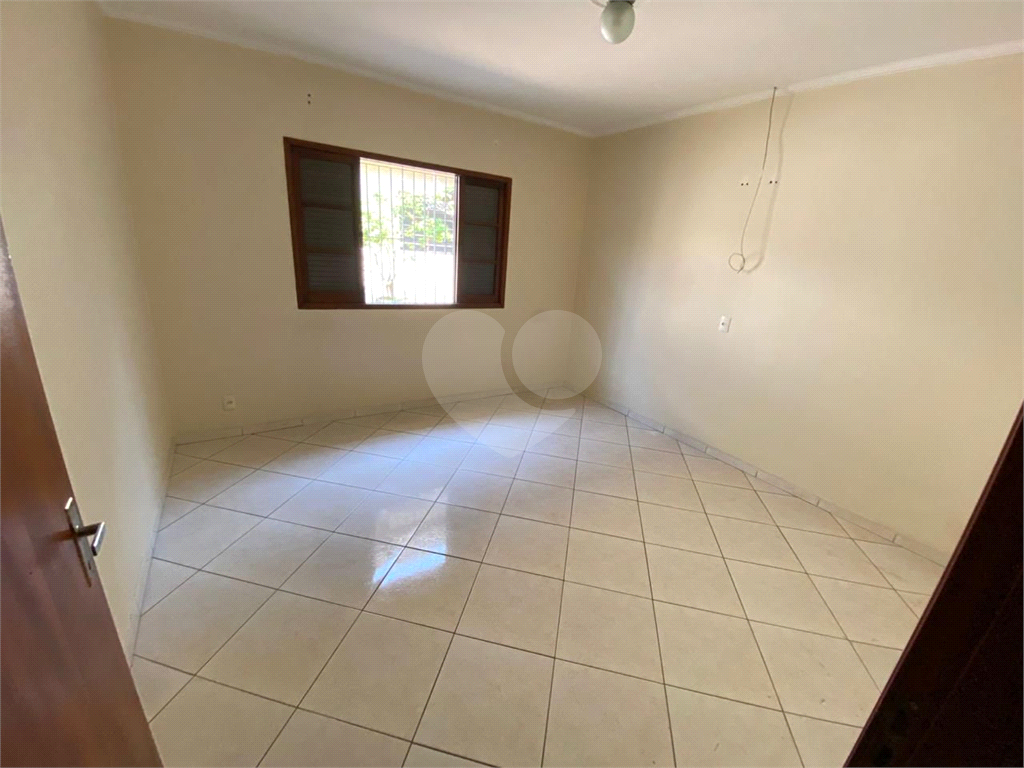 CASA em VILA BARROS