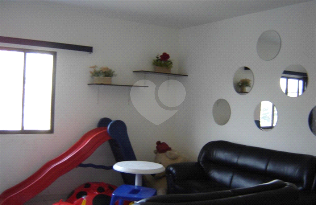 Vende Predio Comercial na Vila Prudente.