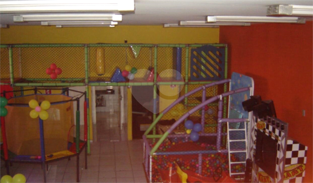 Vende Predio Comercial na Vila Prudente.