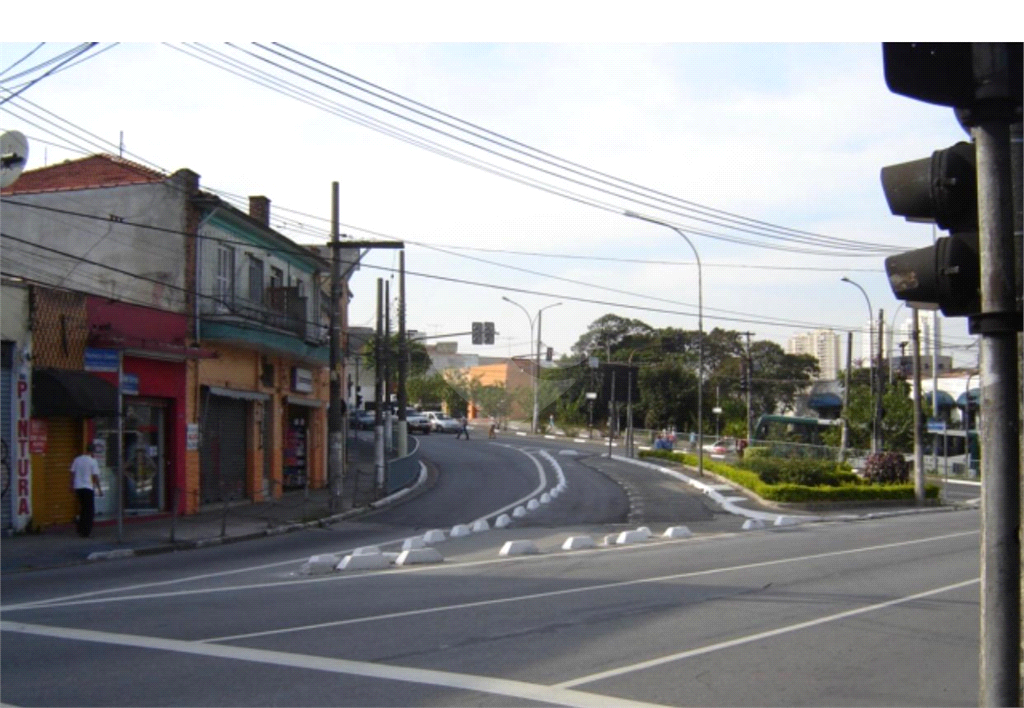 Vende Predio Comercial na Vila Prudente.