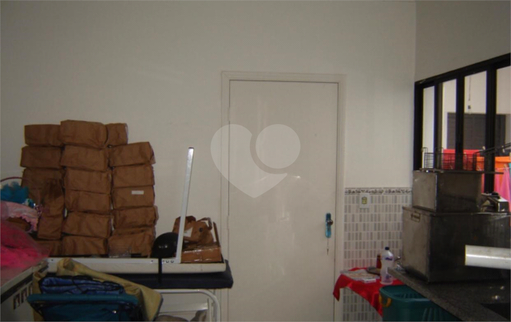 Vende Predio Comercial na Vila Prudente.