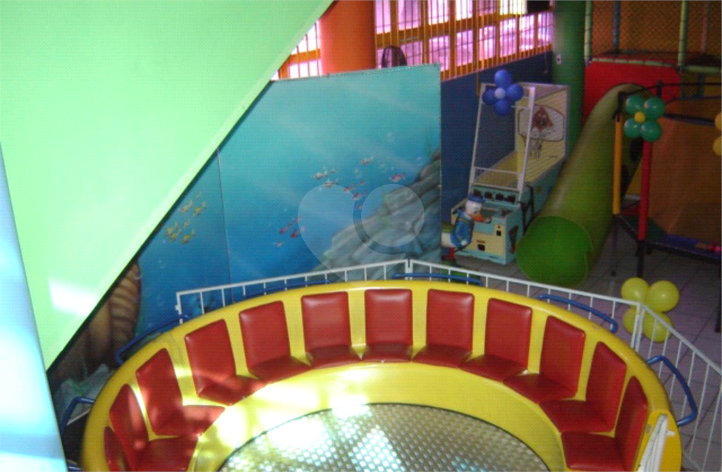 Vende Predio Comercial na Vila Prudente.