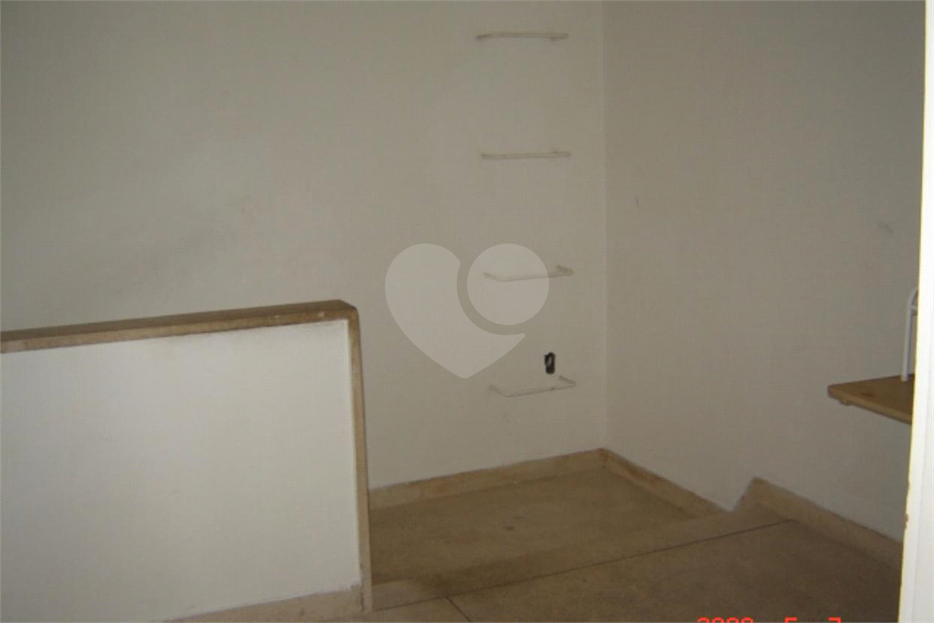 Vende Predio Comercial na Vila Prudente.