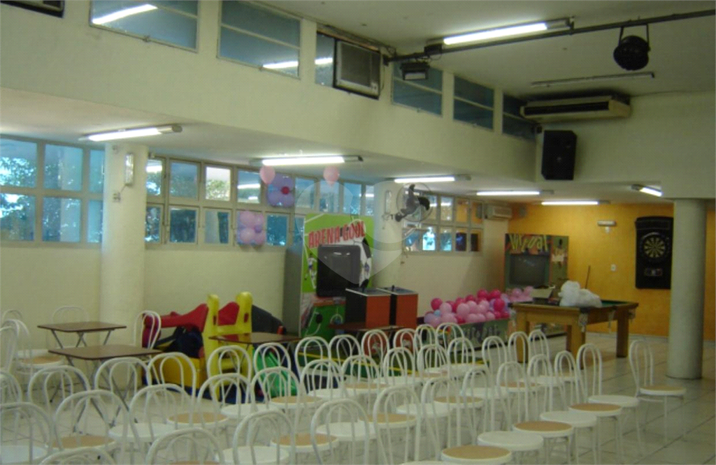 Vende Predio Comercial na Vila Prudente.